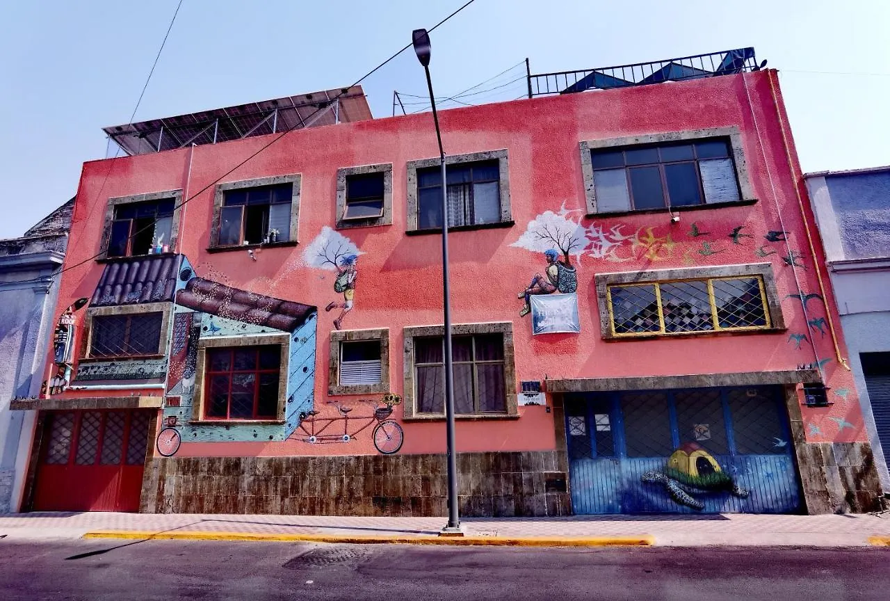The Roof Backpackers Hotel Guadalajara 2*,  México