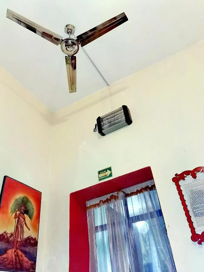 Vendégház The Roof Backpackers Hotel Guadalajara