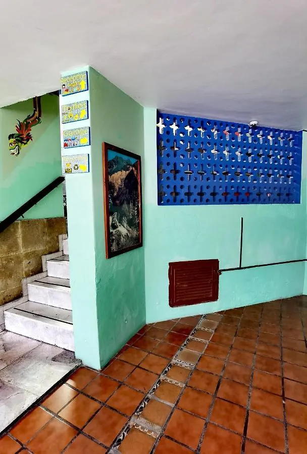 The Roof Backpackers Hotel Guadalajara 2*,  Mexico