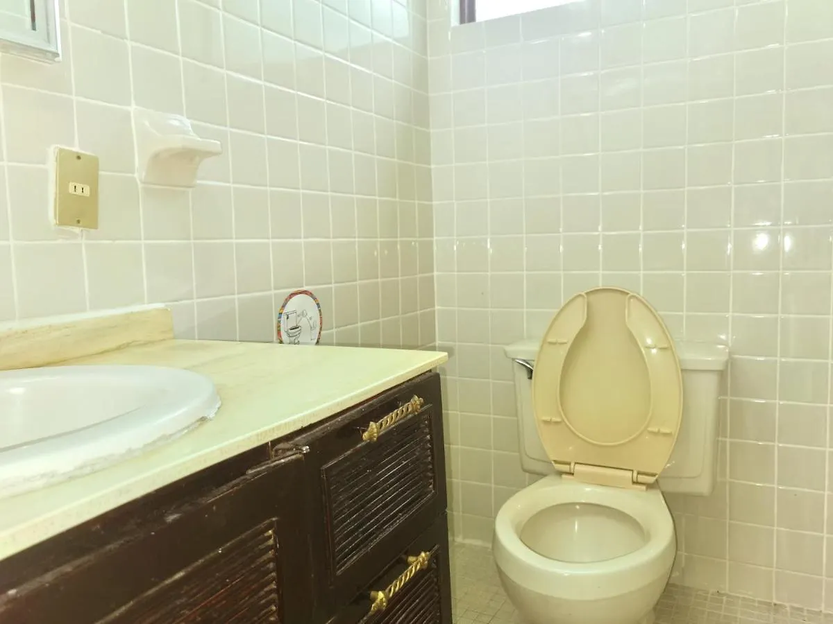The Roof Backpackers Hotel Guadalajara Guest house